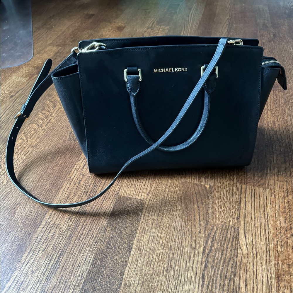 Michael Kors Black Medium sized Satchel